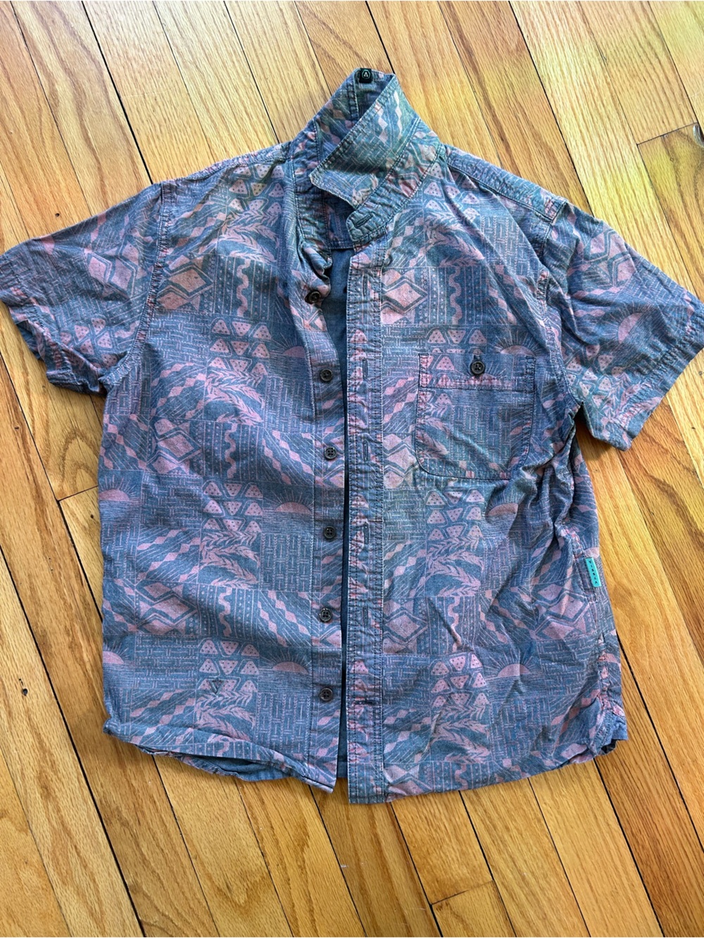 VISSLA Short-Sleeve Printed Mountain Biking Button-Up